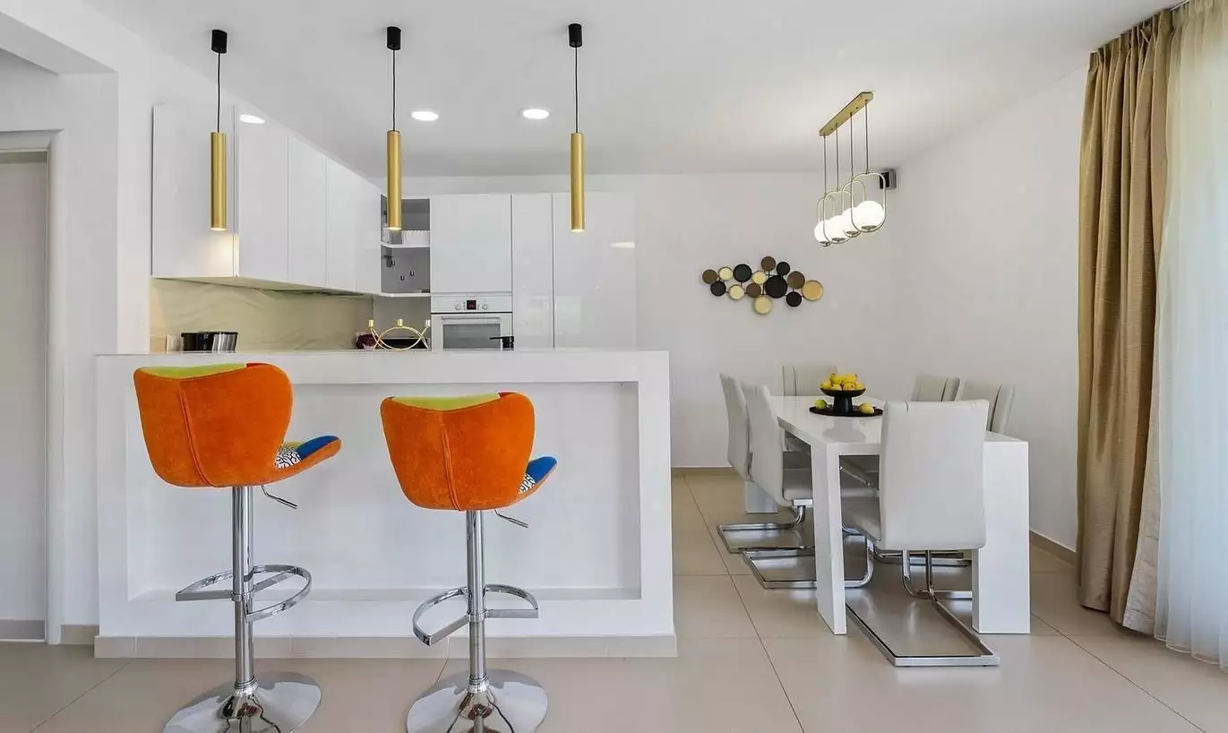 Villa 220m² in Croatia, Omis. Priced at 750000€ rent photo-14