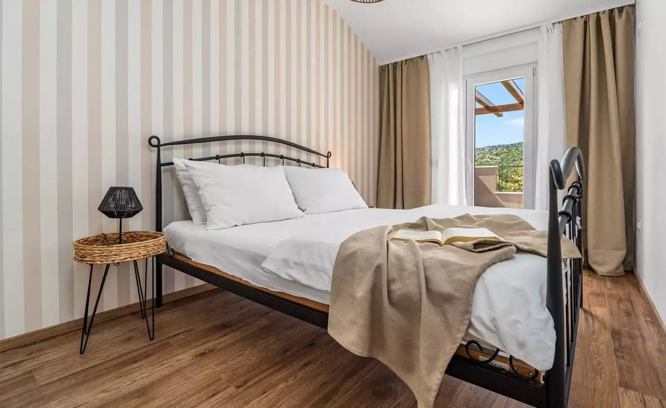 Villa 220m² in Croatia, Omis. Priced at 750000€ rent photo-20