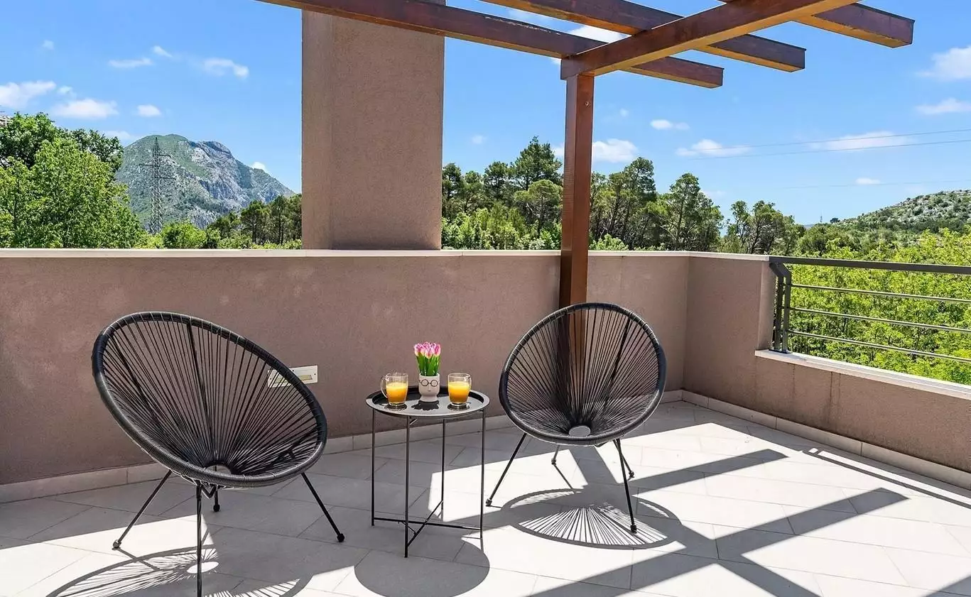 Villa 220m² in Croatia, Omis. Priced at 750000€ rent photo-22
