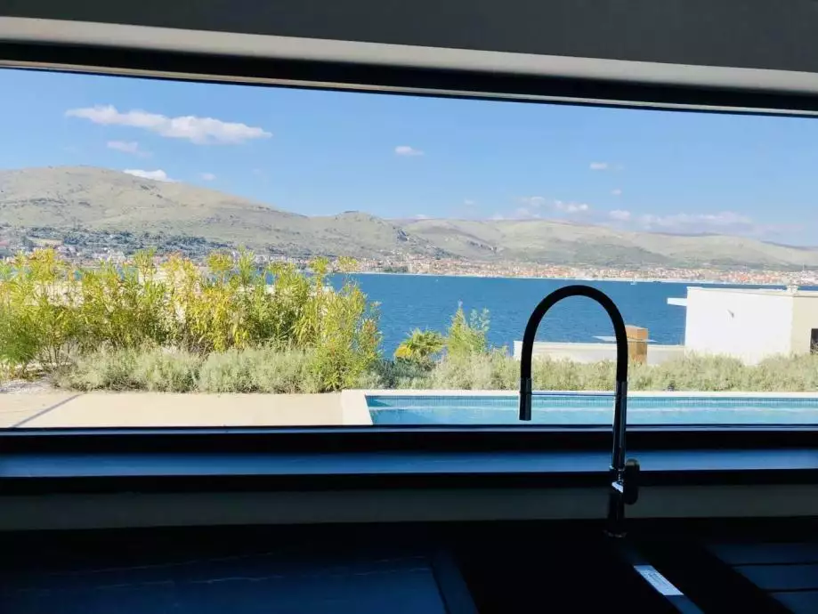 Villa 326m² in Croatia, Ciovo. Priced at 1700000€ rent photo-7