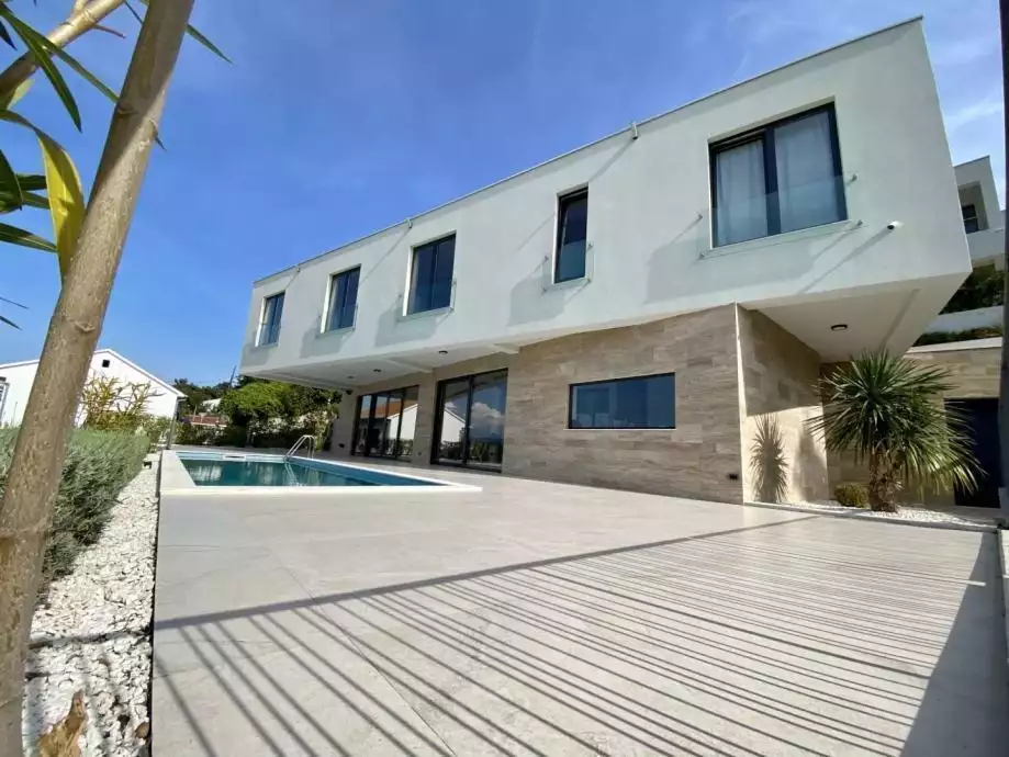 Villa 326m² in Croatia, Ciovo. Priced at 1700000€ rent photo-8