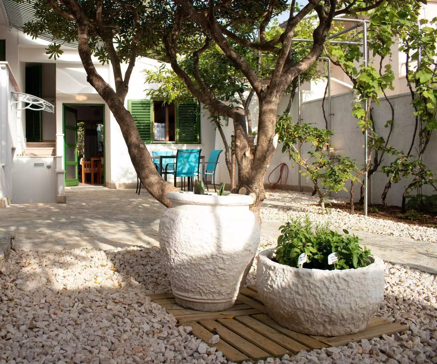 Hotels 196m² in Croatia, Petrcane. Priced at 690000€ rent photo-5