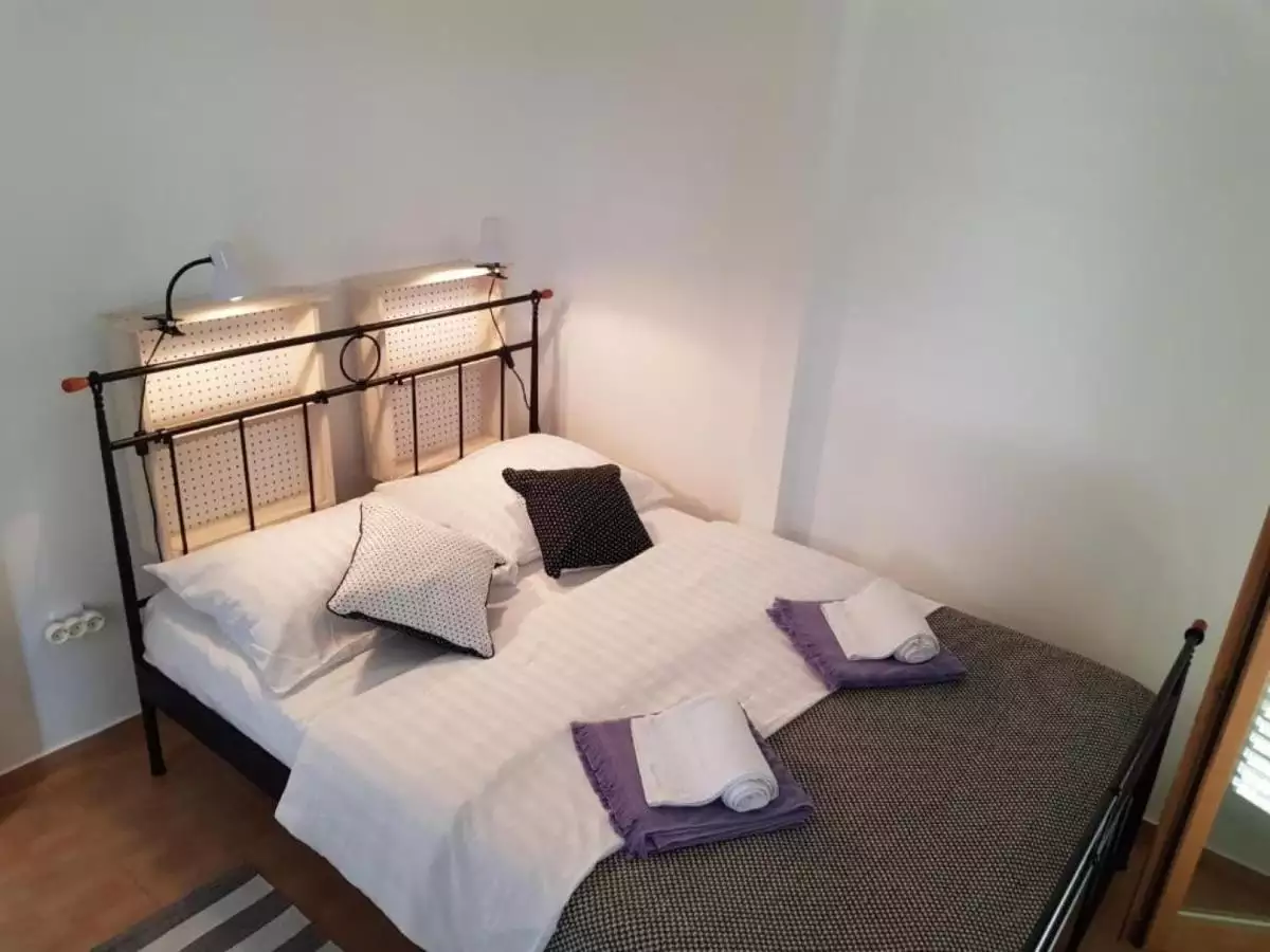 Hotels 196m² in Croatia, Petrcane. Priced at 690000€ rent photo-22