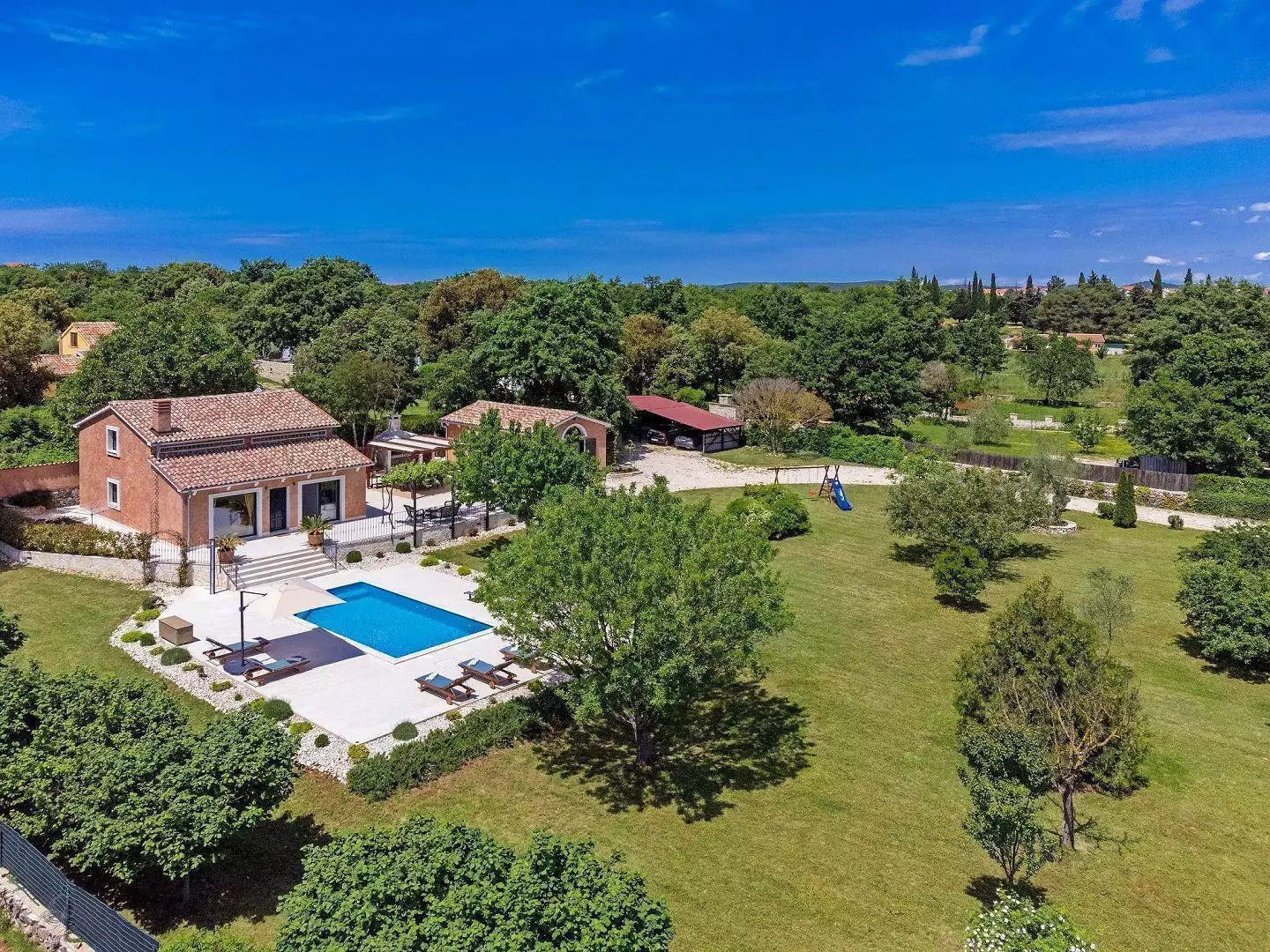 Villa 200m² in Croatia, Rovinj. Priced at 1000000€ rent photo-5