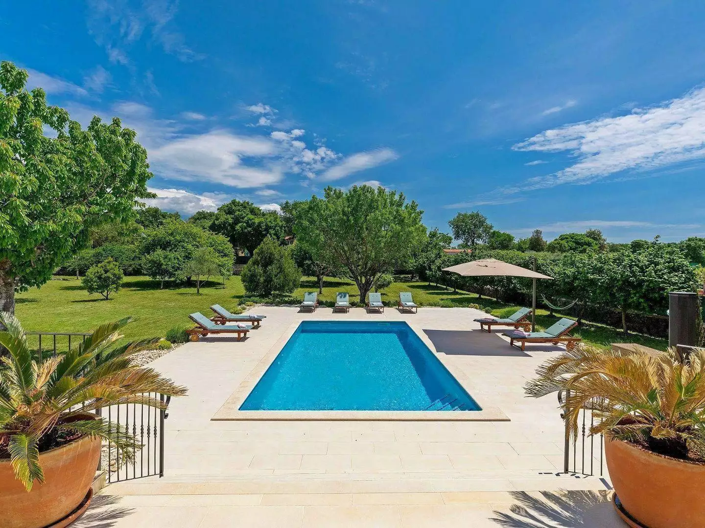 Villa 200m² in Croatia, Rovinj. Priced at 1000000€ rent photo-9