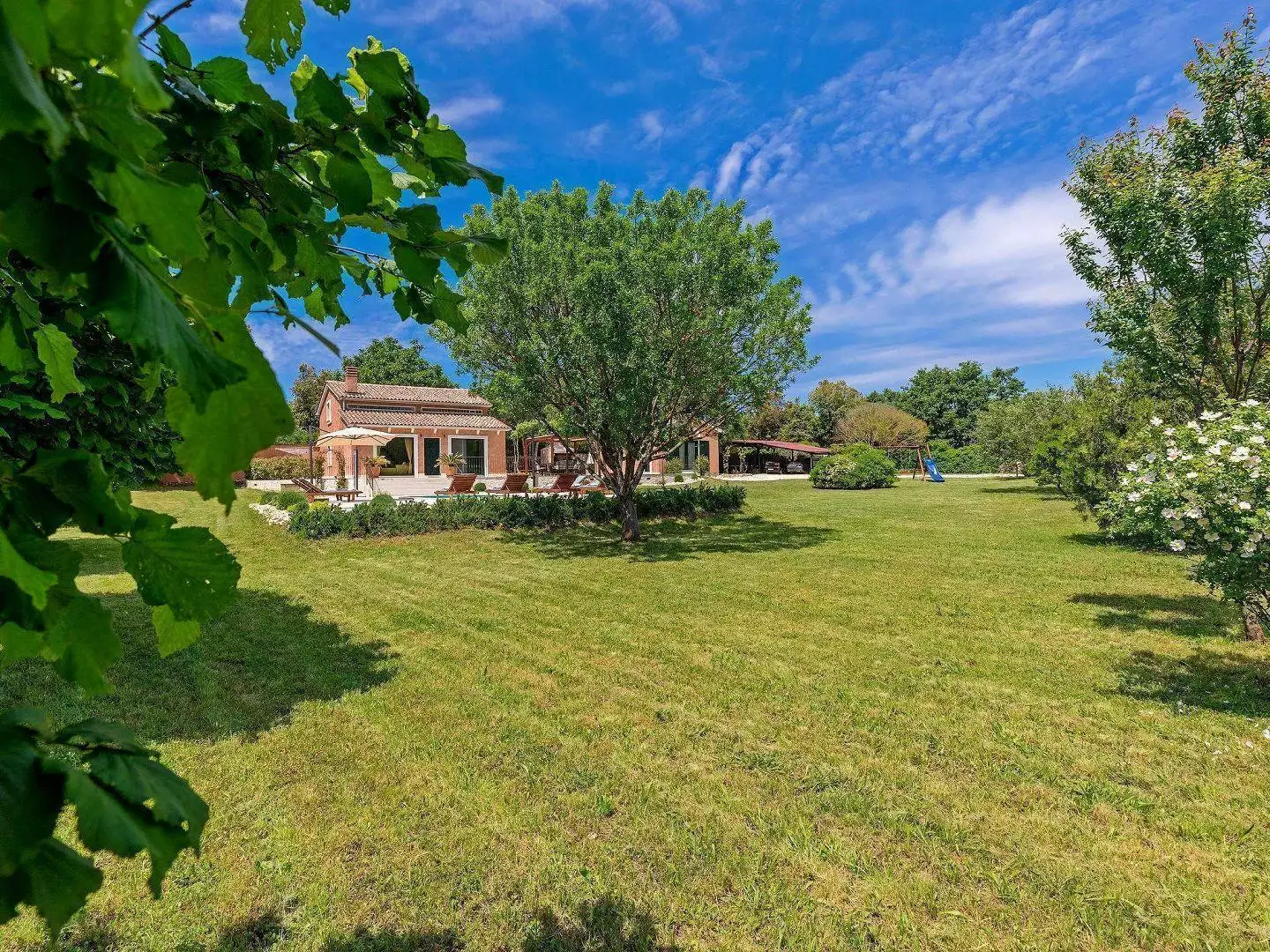 Villa 200m² in Croatia, Rovinj. Priced at 1000000€ rent photo-10