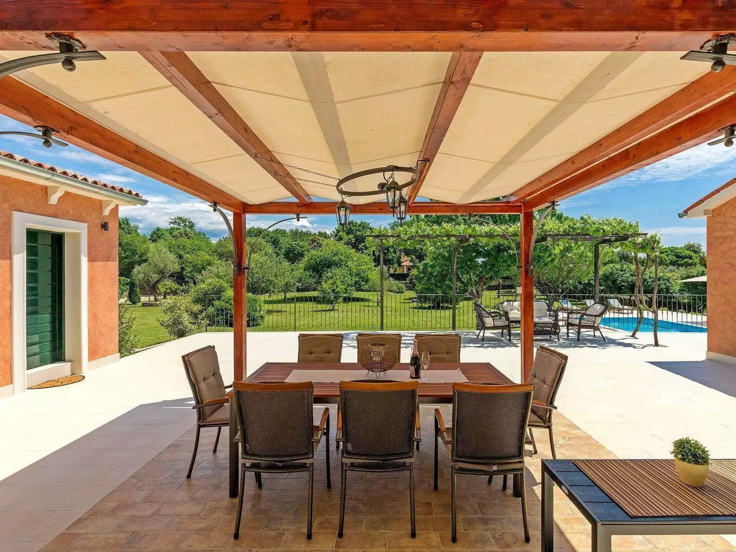 Villa 200m² in Croatia, Rovinj. Priced at 1000000€ rent photo-14