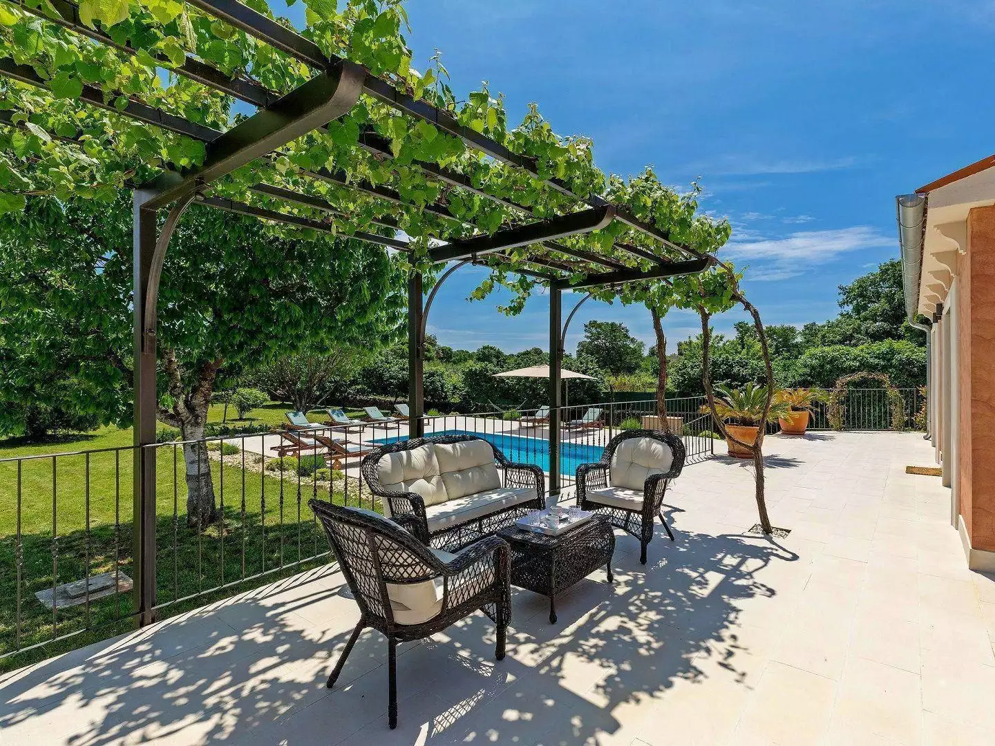 Villa 200m² in Croatia, Rovinj. Priced at 1000000€ rent photo-16