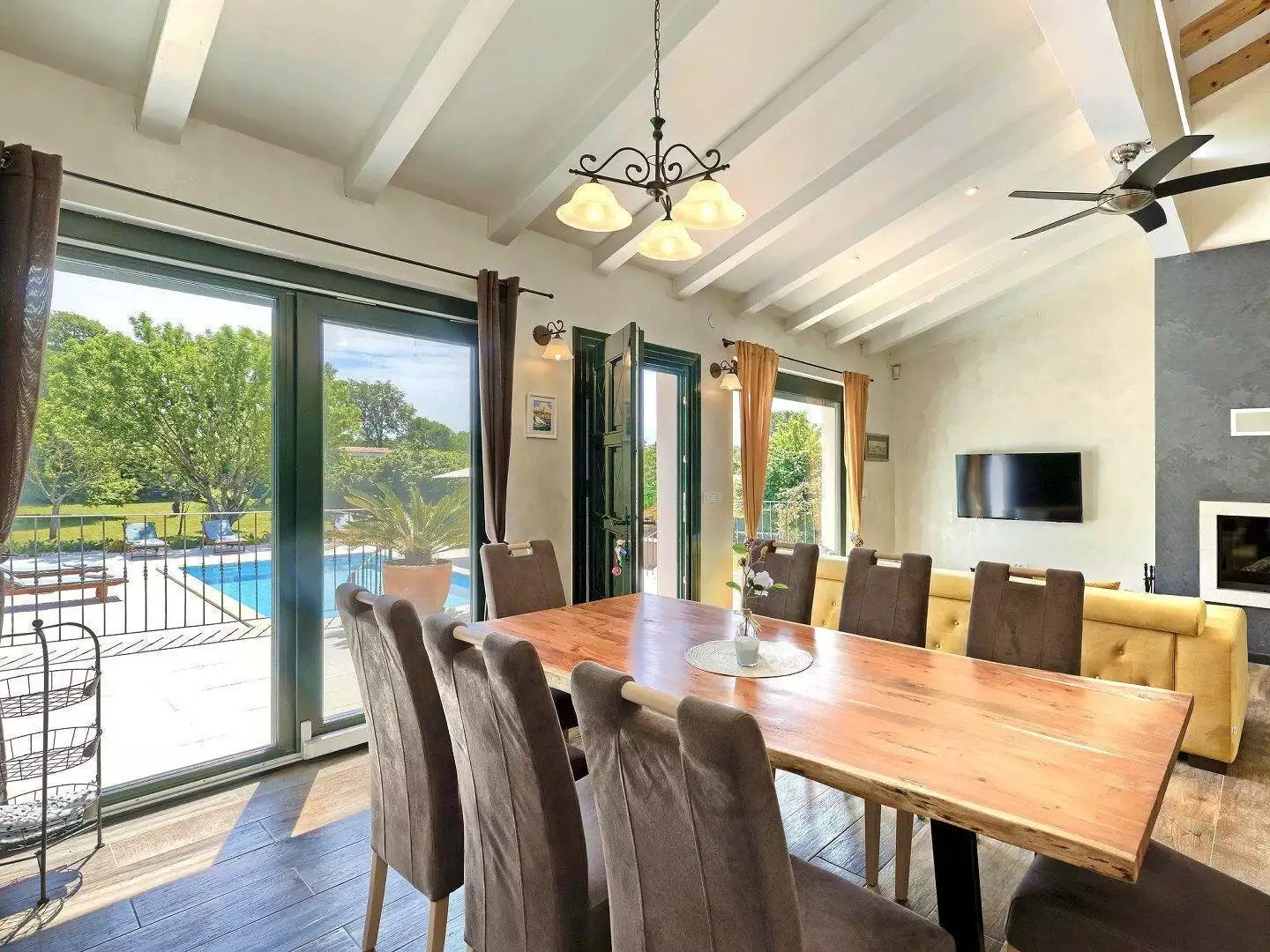 Villa 200m² in Croatia, Rovinj. Priced at 1000000€ rent photo-22