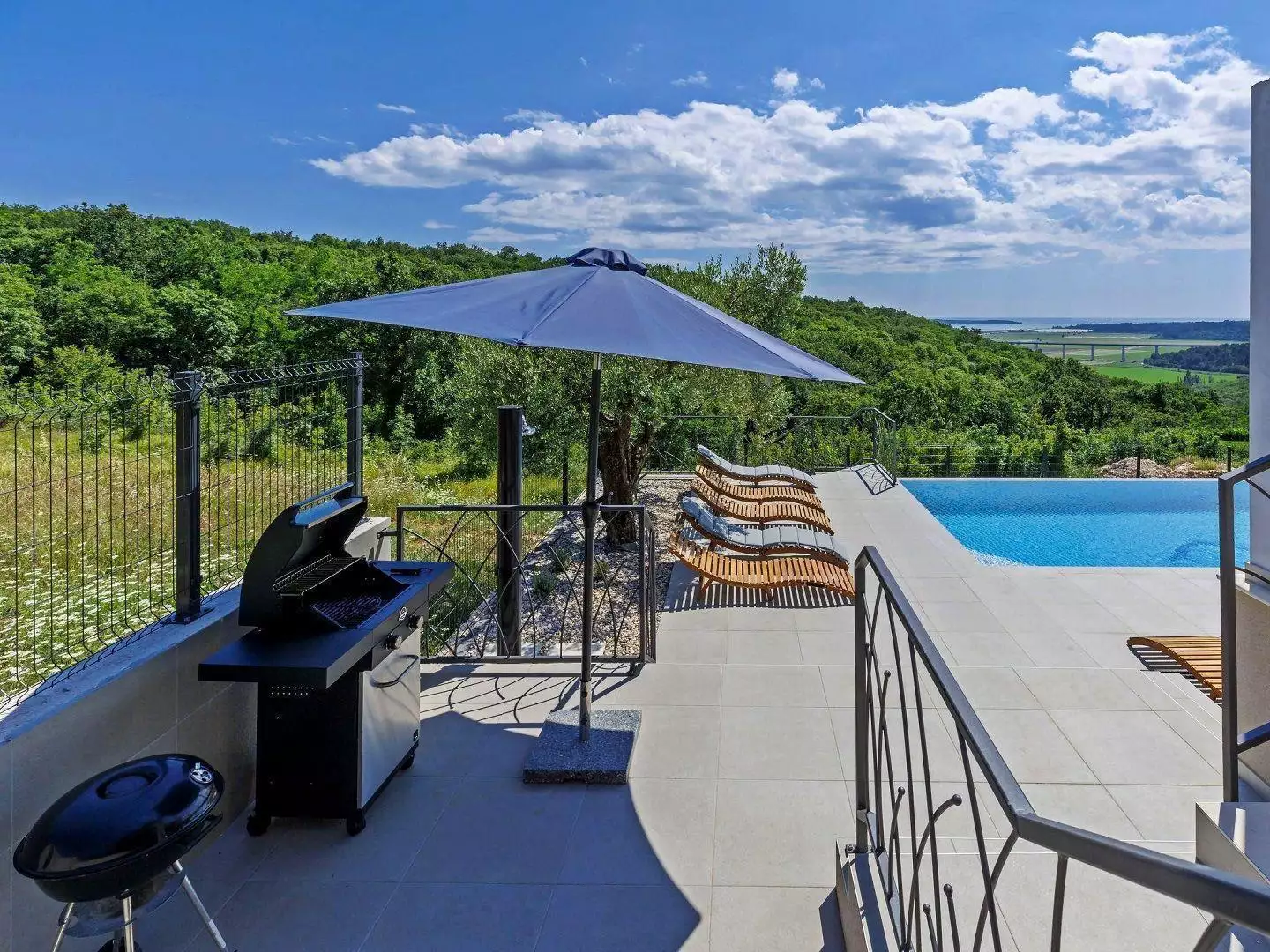 Villa 370m² in Croatia, Brtonigla. Priced at 1400000€ rent photo-9