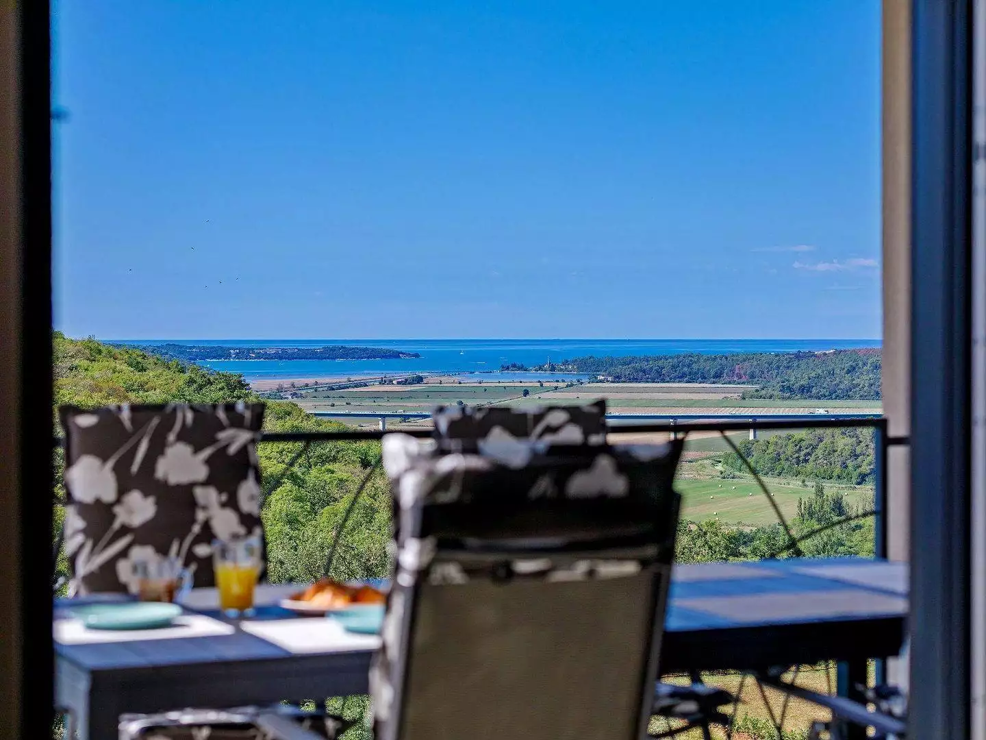 Villa 370m² in Croatia, Brtonigla. Priced at 1400000€ rent photo-12