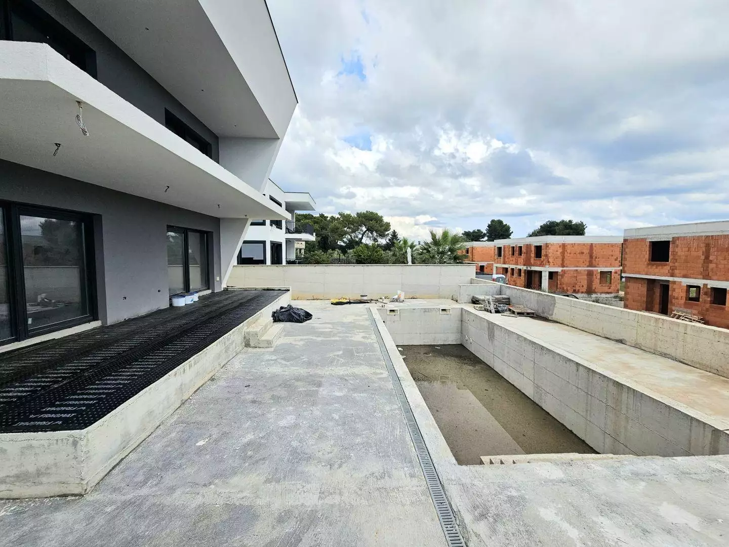 Villa 254m² in Croatia, Medulin. Priced at 750000€ rent photo-3
