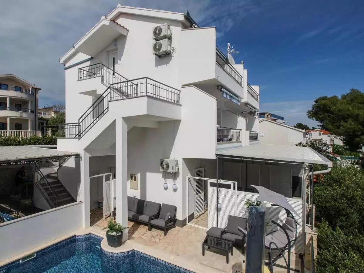 Hotels 370m² in Croatia, Ciovo. Priced at 1300000€ rent photo-6