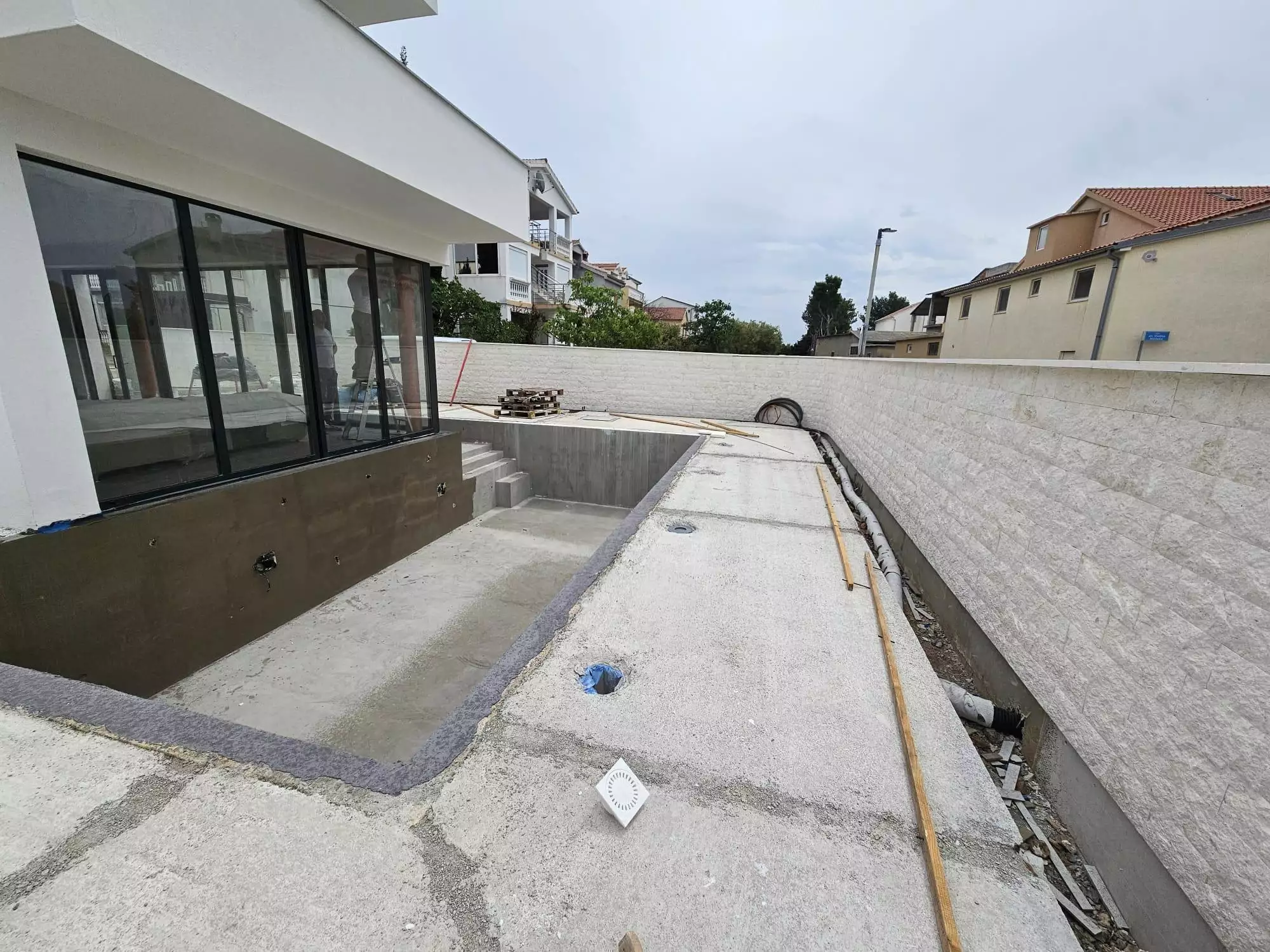 Villa 312m² in Croatia, Vrsi. Priced at 690000€ rent photo-3