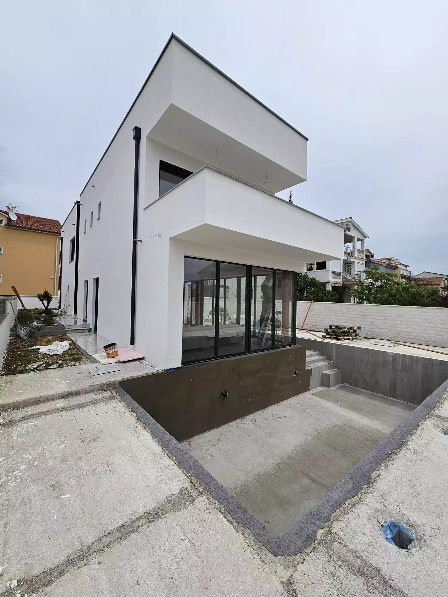 Villa 312m² in Croatia, Vrsi. Priced at 690000€ rent photo-4