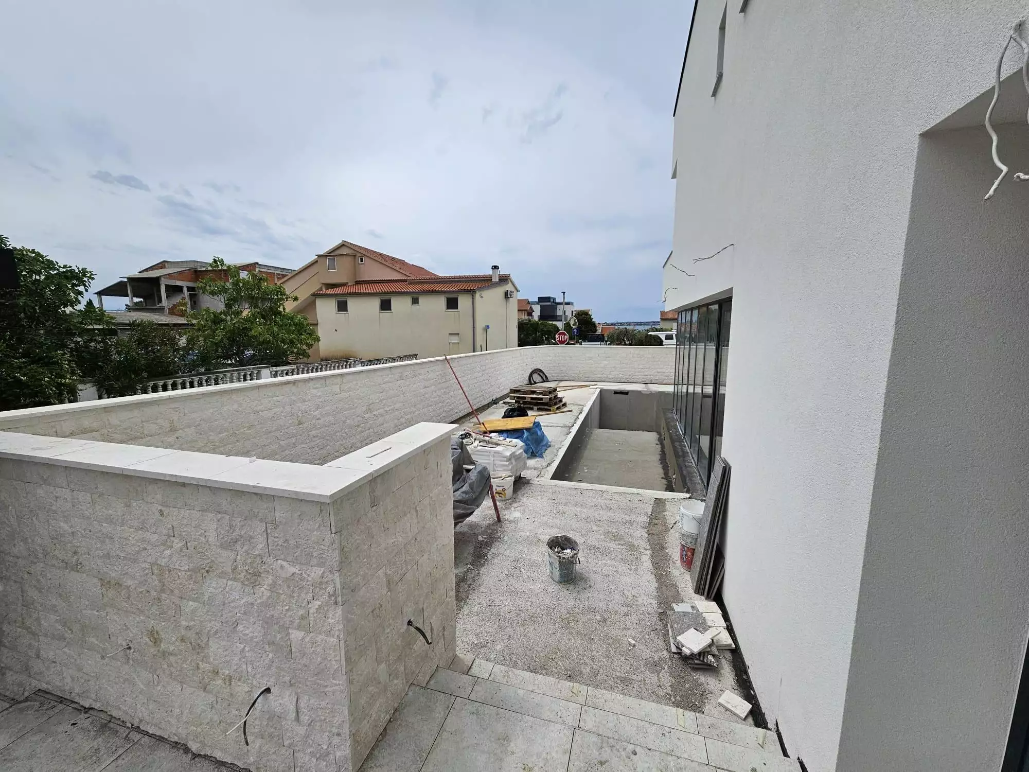 Villa 312m² in Croatia, Vrsi. Priced at 690000€ rent photo-5