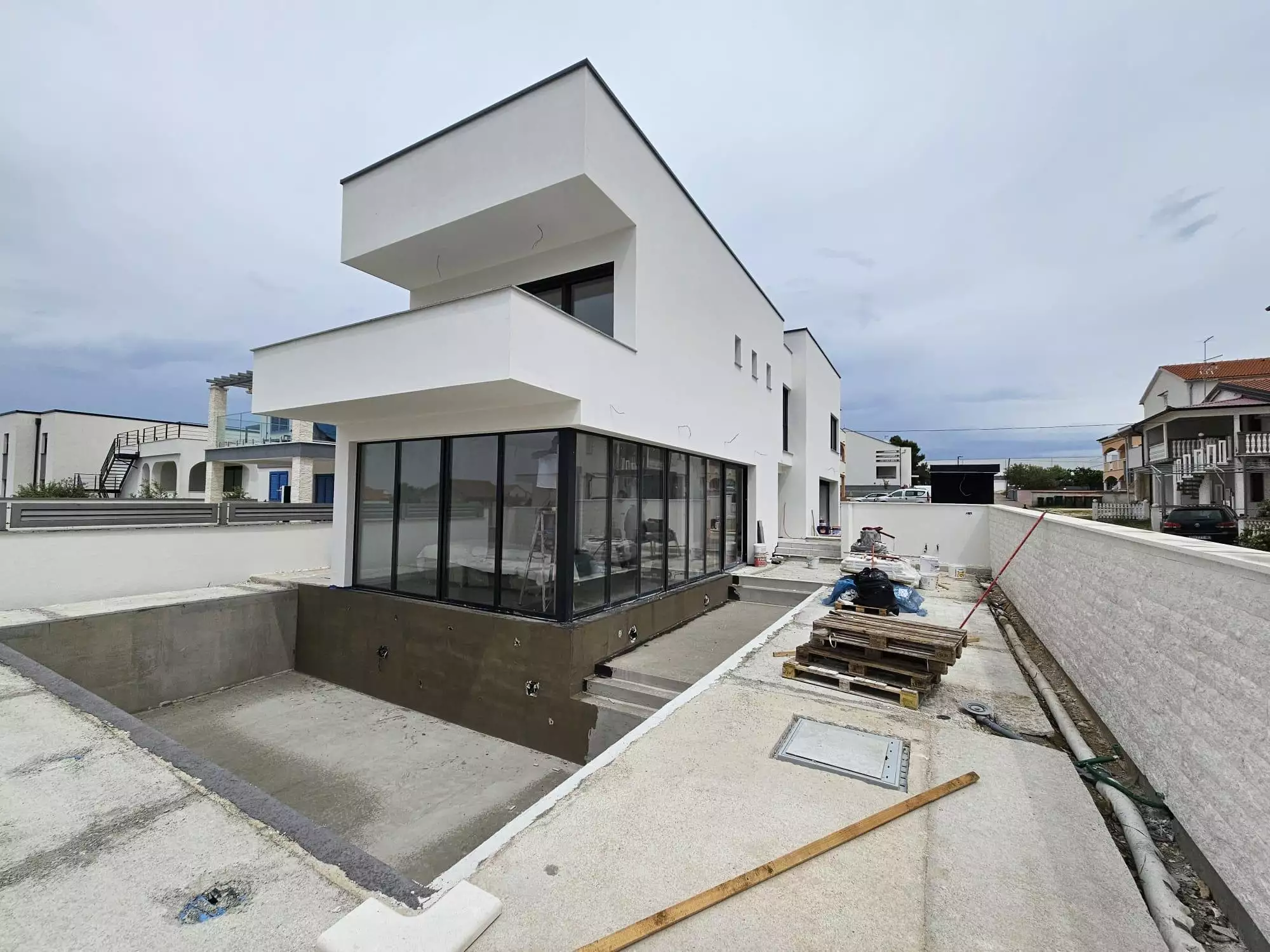 Villa 312m² in Croatia, Vrsi. Priced at 690000€ rent photo-6