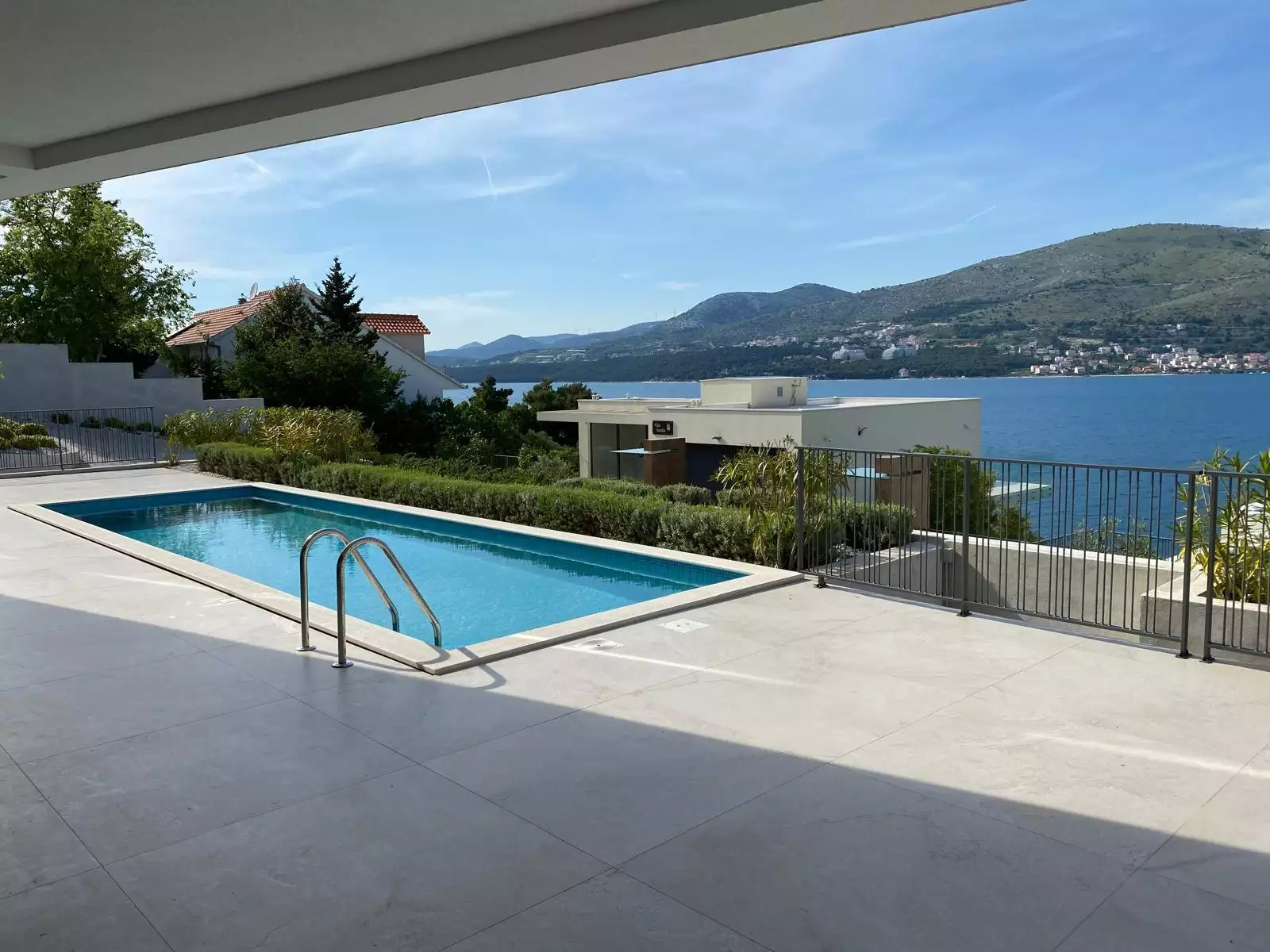 Villa 326m² in Croatia, Ciovo. Priced at 1700000€ rent photo-4