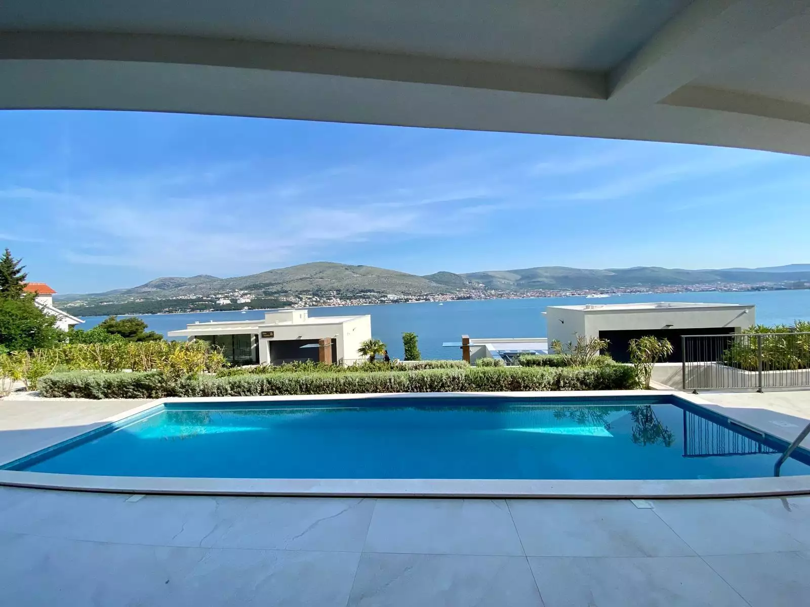 Villa 326m² in Croatia, Ciovo. Priced at 1700000€ rent photo-11