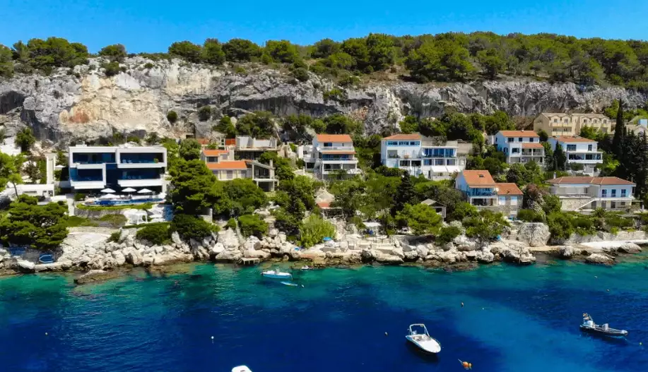 Hotels 370m² in Croatia, Hvar. Priced at 3500000€ rent photo-1