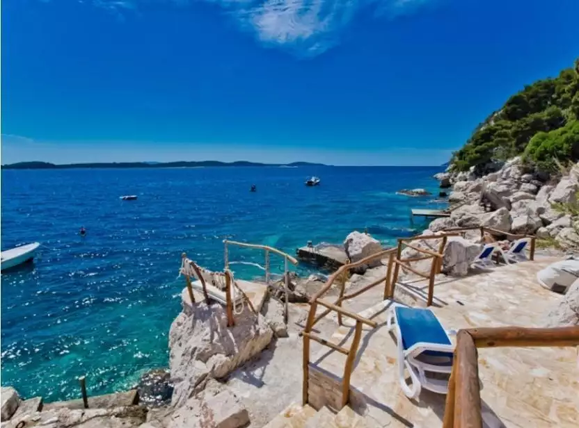 Hotels 370m² in Croatia, Hvar. Priced at 3500000€ rent photo-2