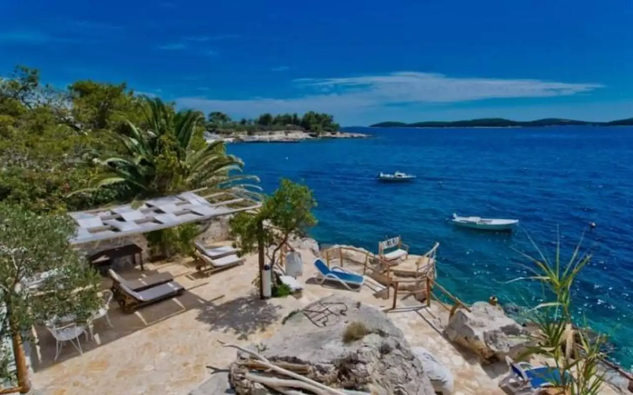 Hotels 370m² in Croatia, Hvar. Priced at 3500000€ rent photo-4