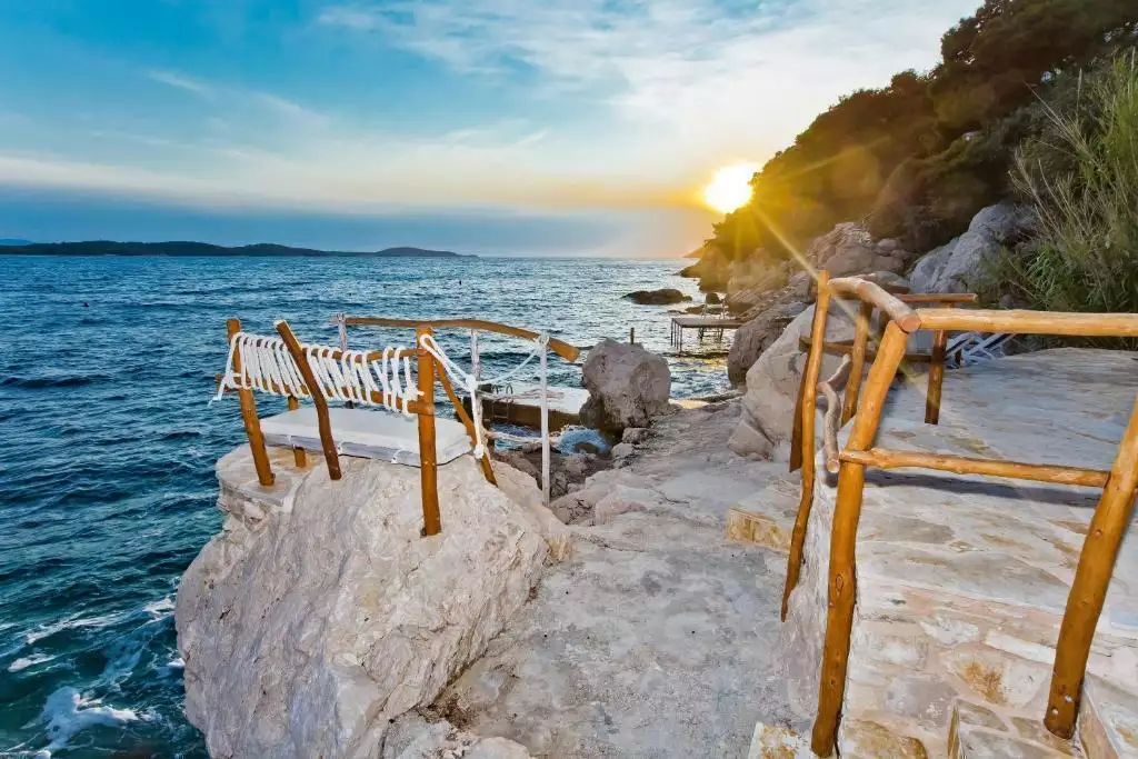 Hotels 370m² in Croatia, Hvar. Priced at 3500000€ rent photo-11