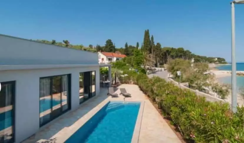 Villa 700m² in Croatia, Brac. Priced at 3200000€ rent photo-3