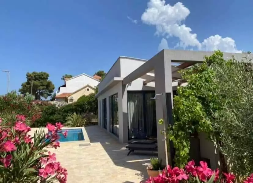 Villa 700m² in Croatia, Brac. Priced at 3200000€ rent photo-11