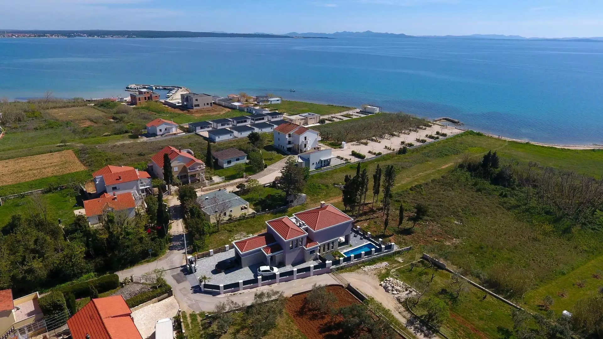 Villa 250m² in Croatia, Privlaka. Priced at 820000€ rent photo-2