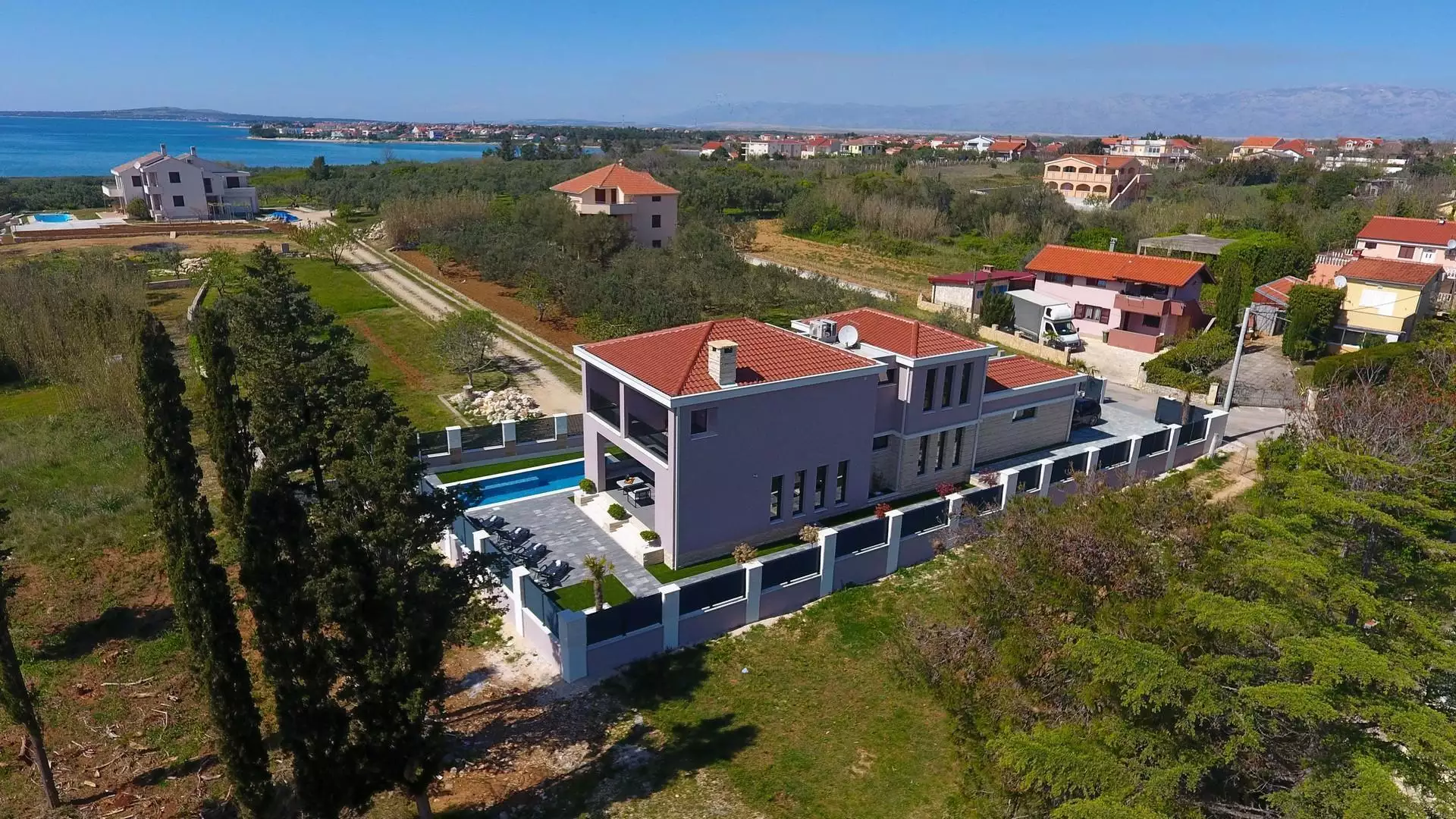 Villa 250m² in Croatia, Privlaka. Priced at 820000€ rent photo-8