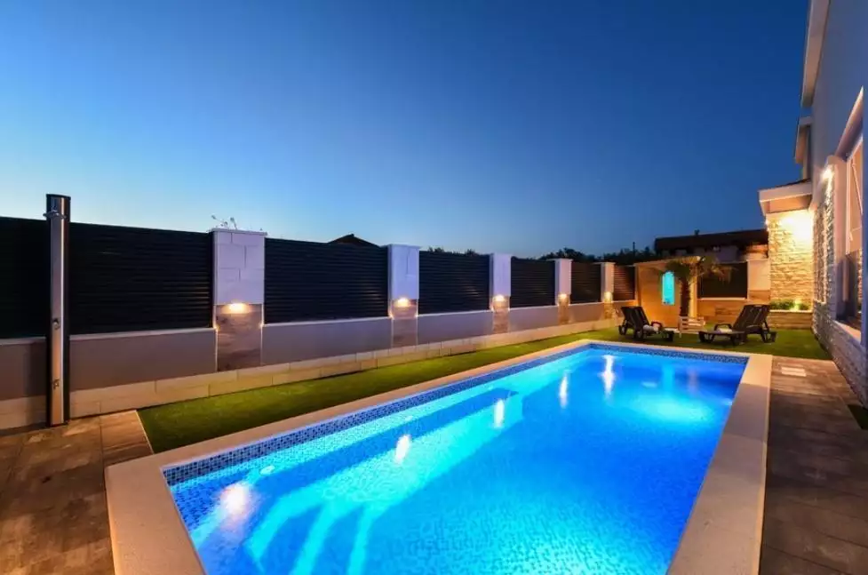 Villa 250m² in Croatia, Privlaka. Priced at 820000€ rent photo-10