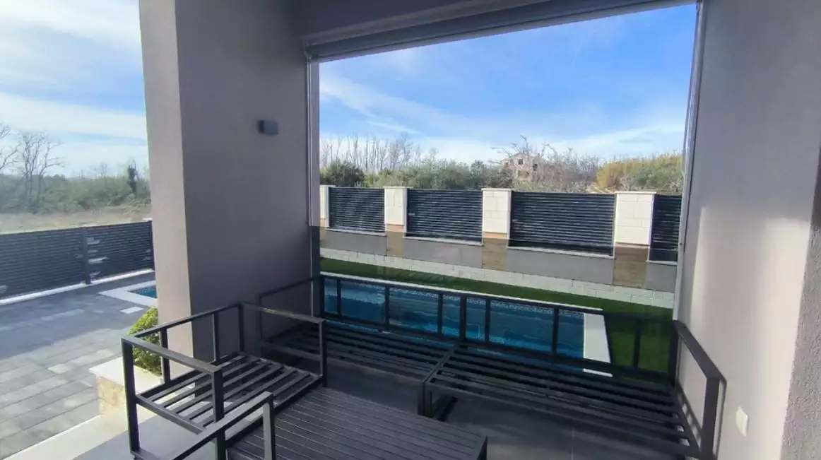 Villa 250m² in Croatia, Privlaka. Priced at 820000€ rent photo-13