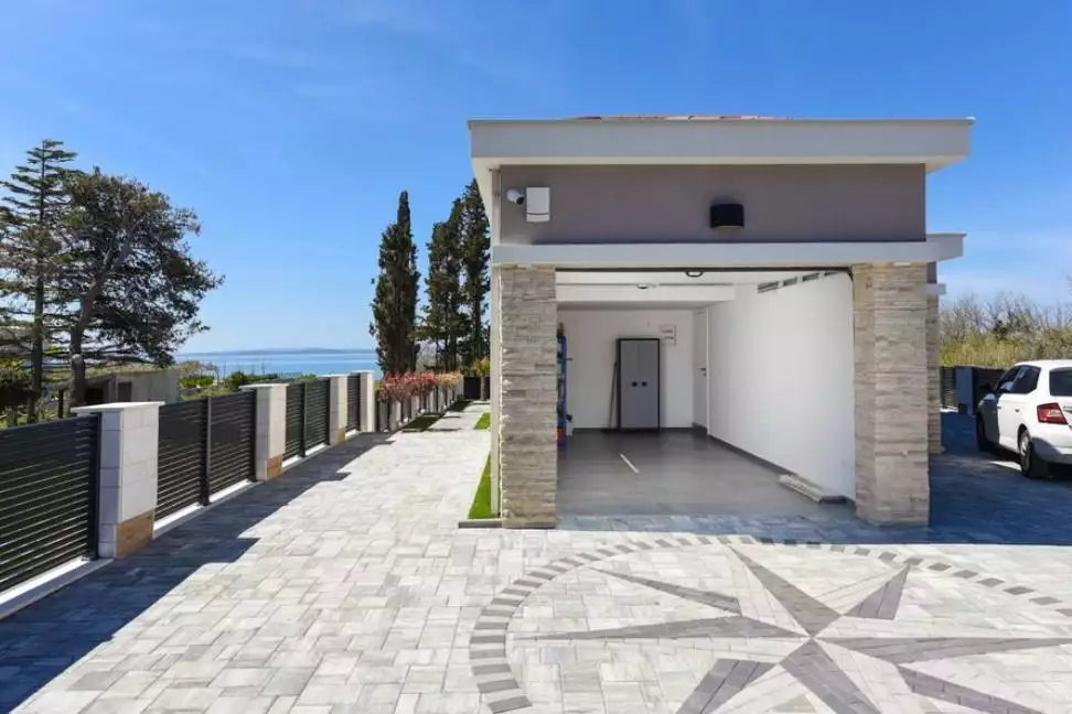 Villa 250m² in Croatia, Privlaka. Priced at 820000€ rent photo-14