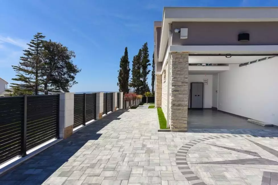 Villa 250m² in Croatia, Privlaka. Priced at 820000€ rent photo-16