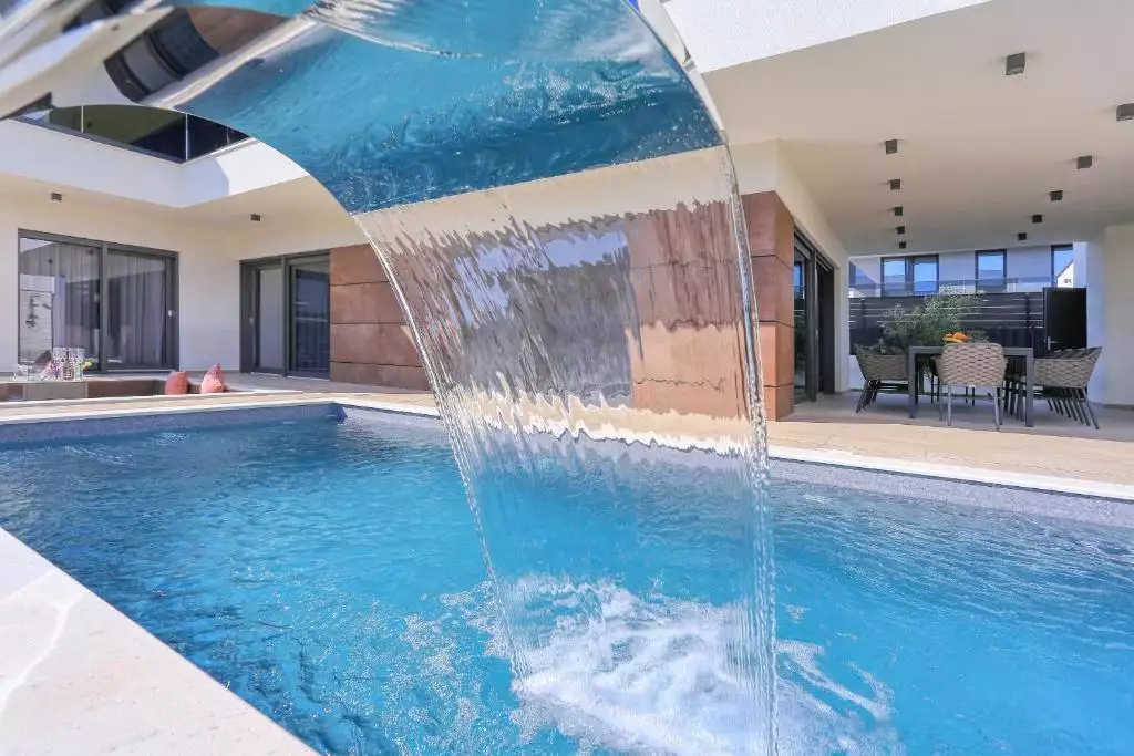Villa 329m² in Croatia, Zadar. Priced at 930000€ rent photo-3