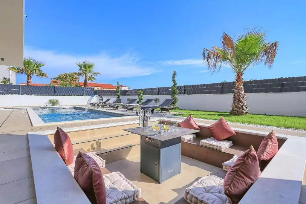 Villa 329m² in Croatia, Zadar. Priced at 930000€ rent photo-5