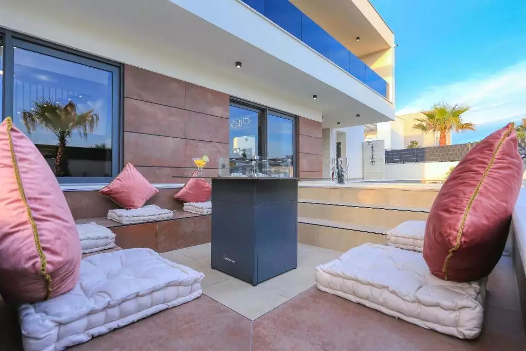 Villa 329m² in Croatia, Zadar. Priced at 930000€ rent photo-7