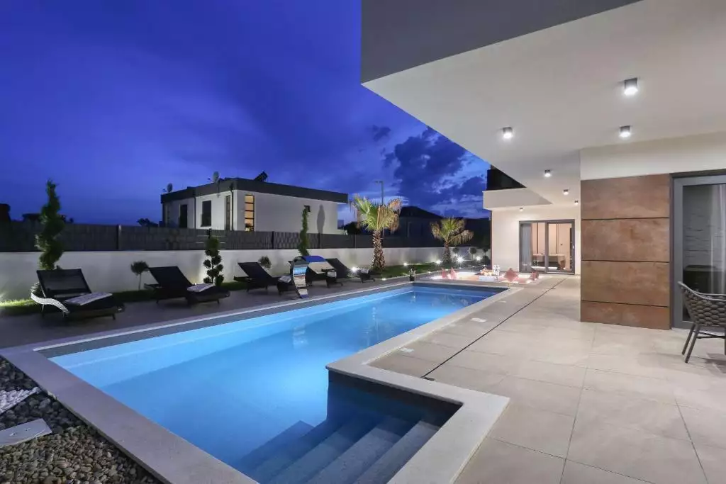 Villa 329m² in Croatia, Zadar. Priced at 930000€ rent photo-20