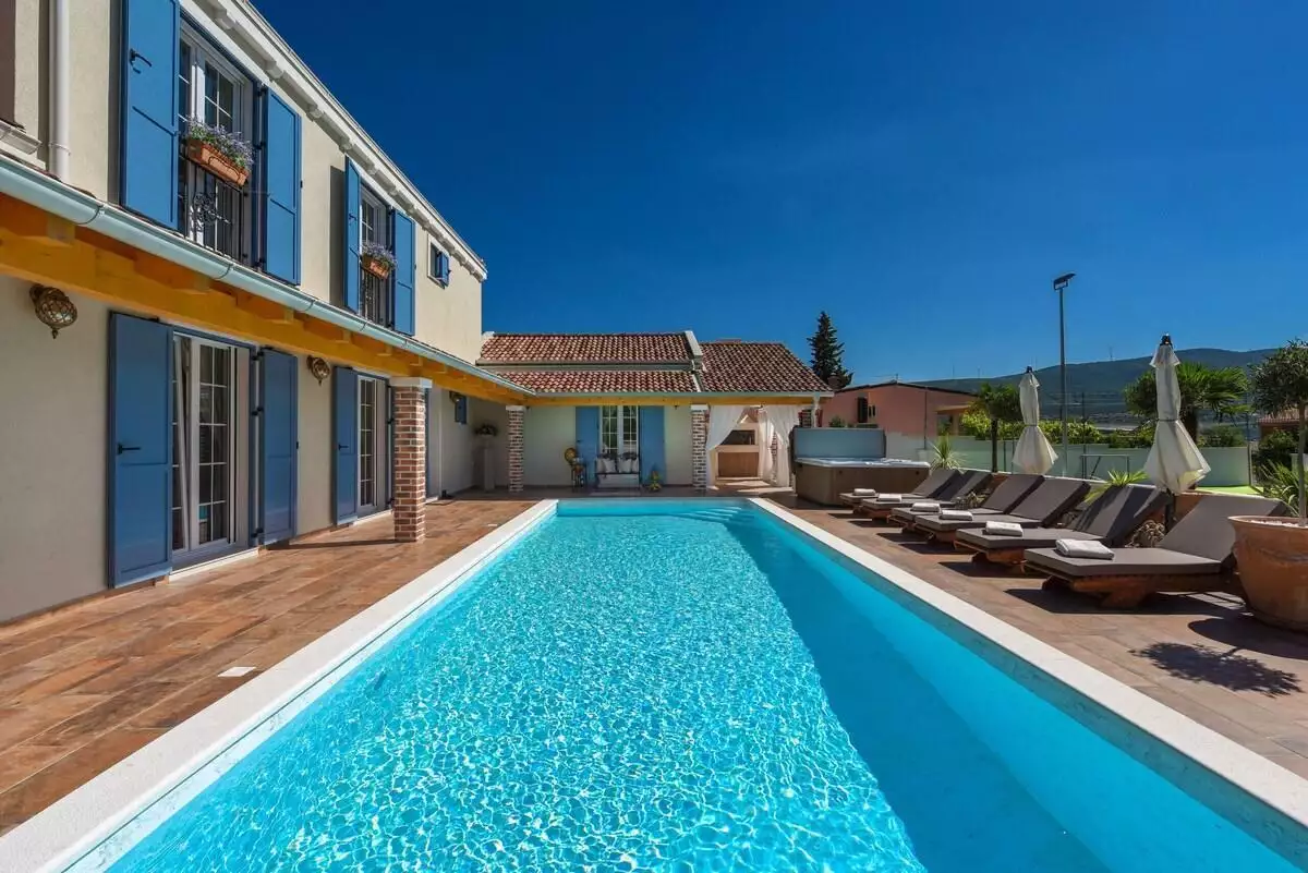 Villa 180m² in Croatia, Zadar. Priced at 1200000€ rent photo-4