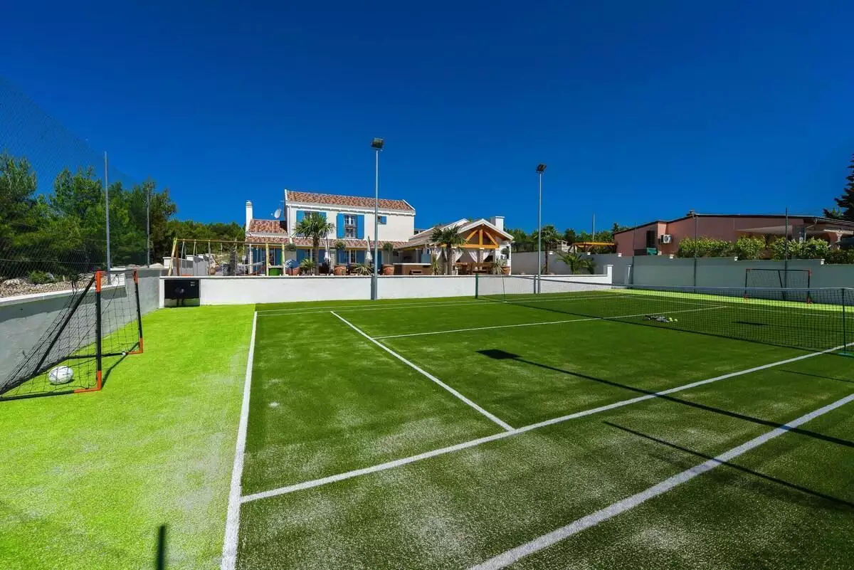 Villa 180m² in Croatia, Zadar. Priced at 1200000€ rent photo-5