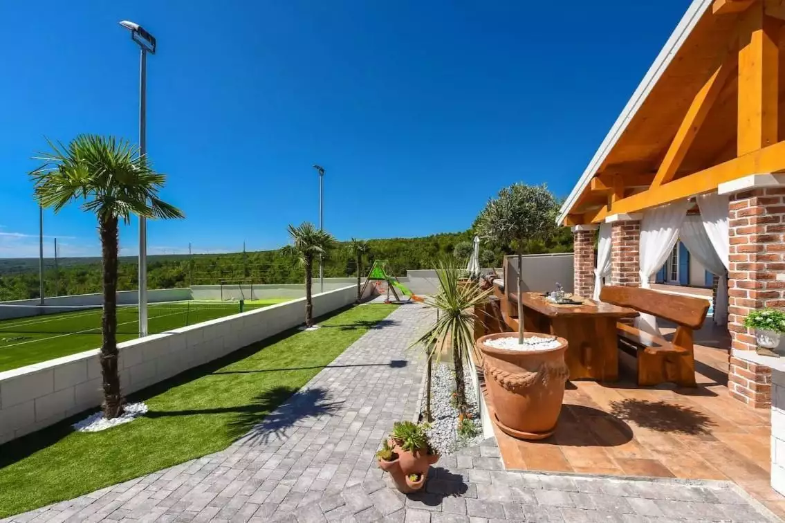 Villa 180m² in Croatia, Zadar. Priced at 1200000€ rent photo-7