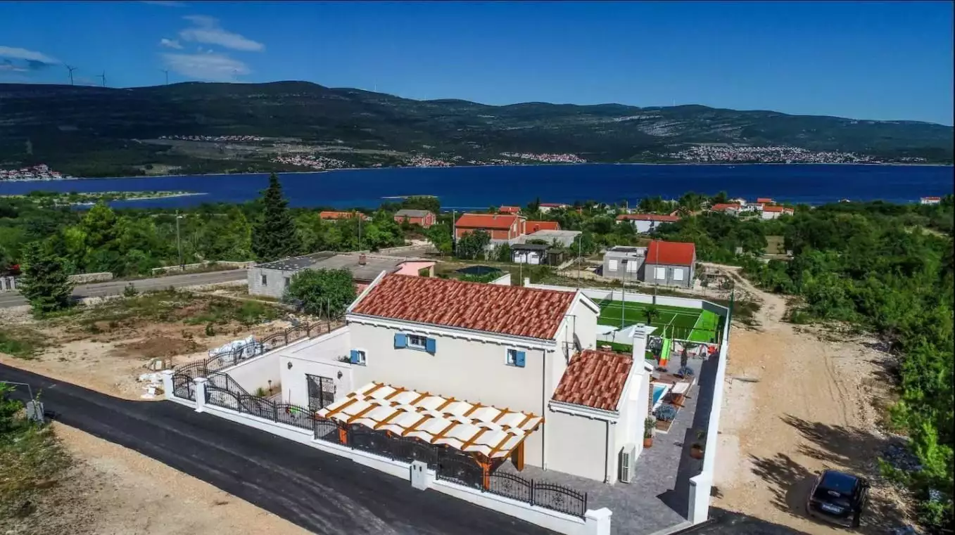 Villa 180m² in Croatia, Zadar. Priced at 1200000€ rent photo-10