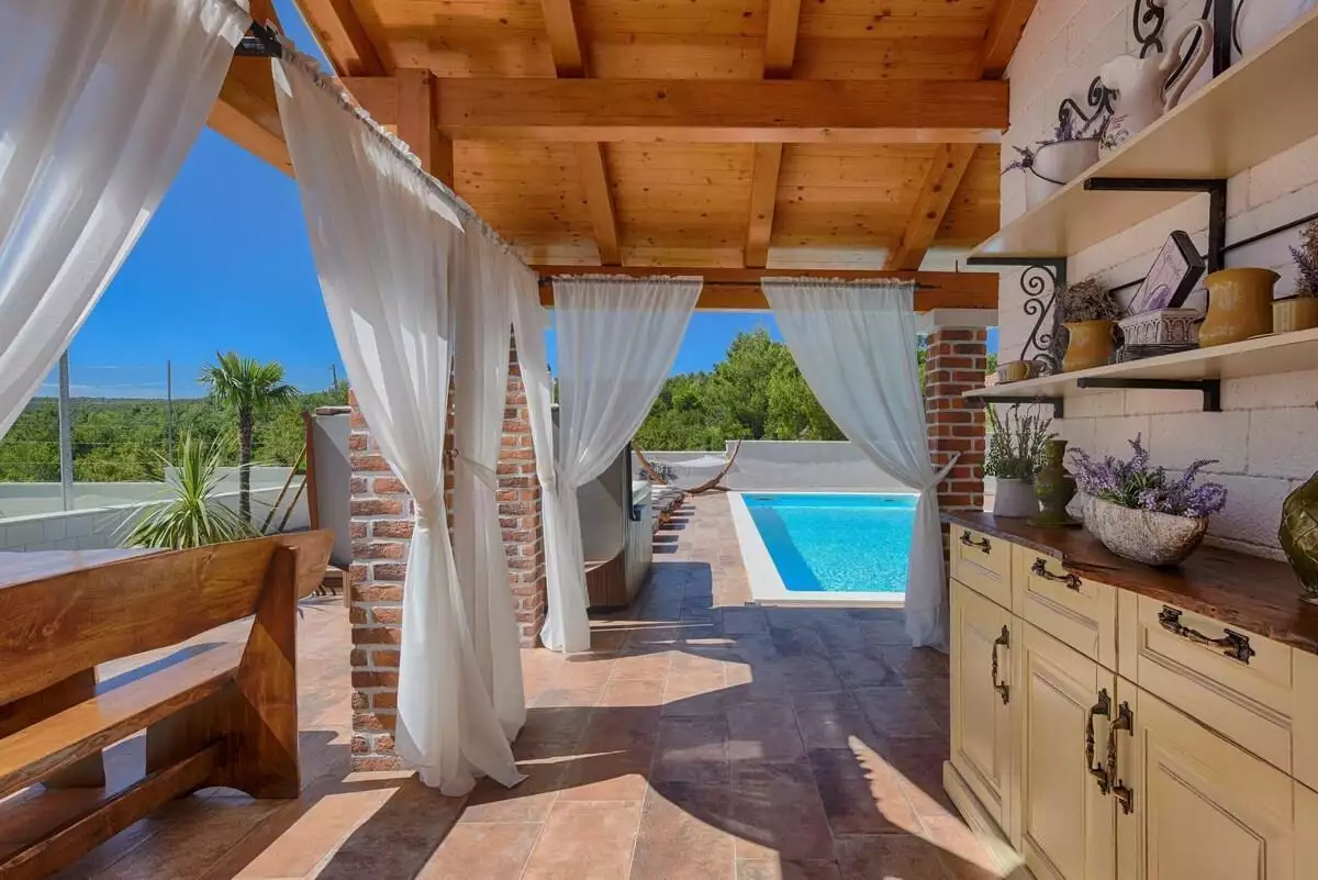 Villa 180m² in Croatia, Zadar. Priced at 1200000€ rent photo-13