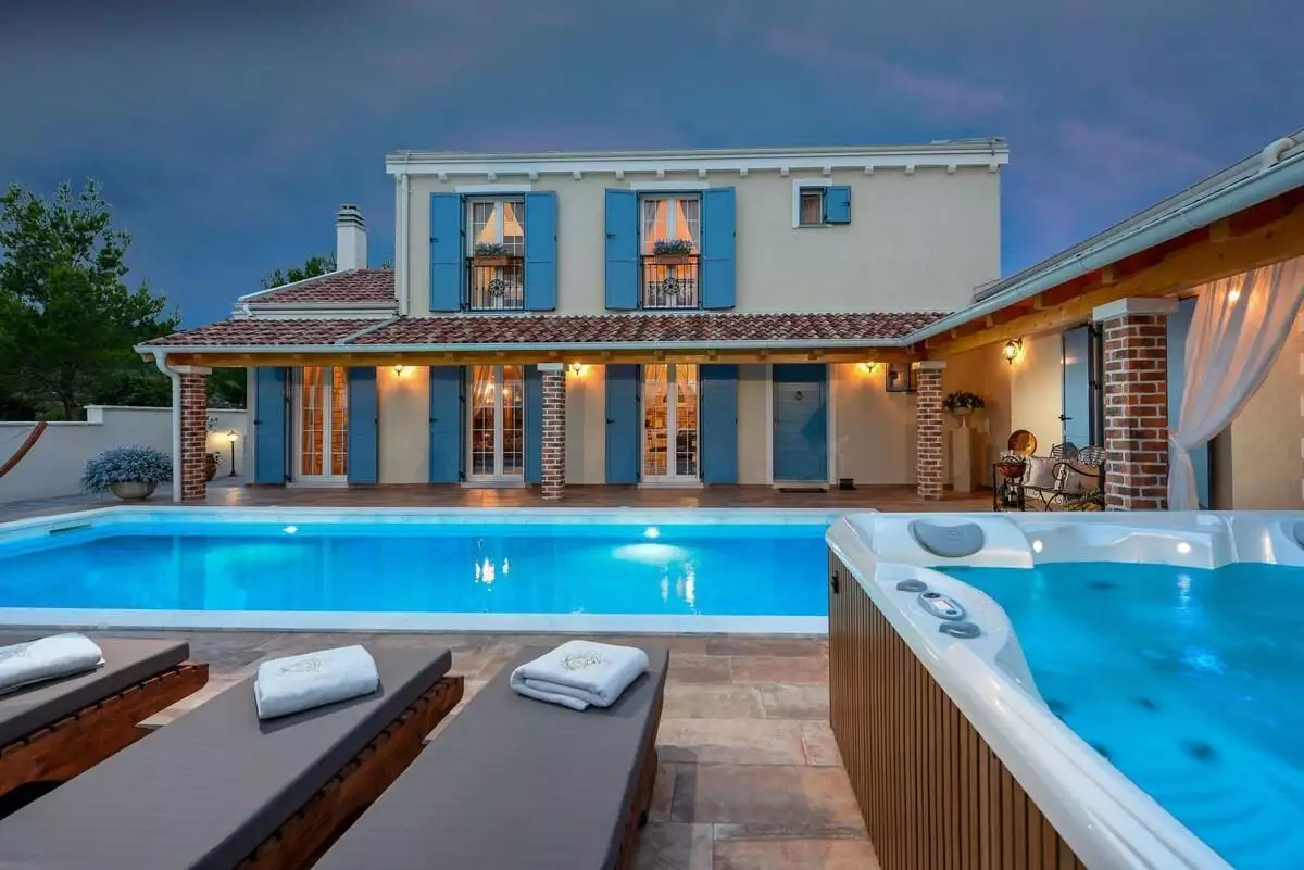 Villa 180m² in Croatia, Zadar. Priced at 1200000€ rent photo-14