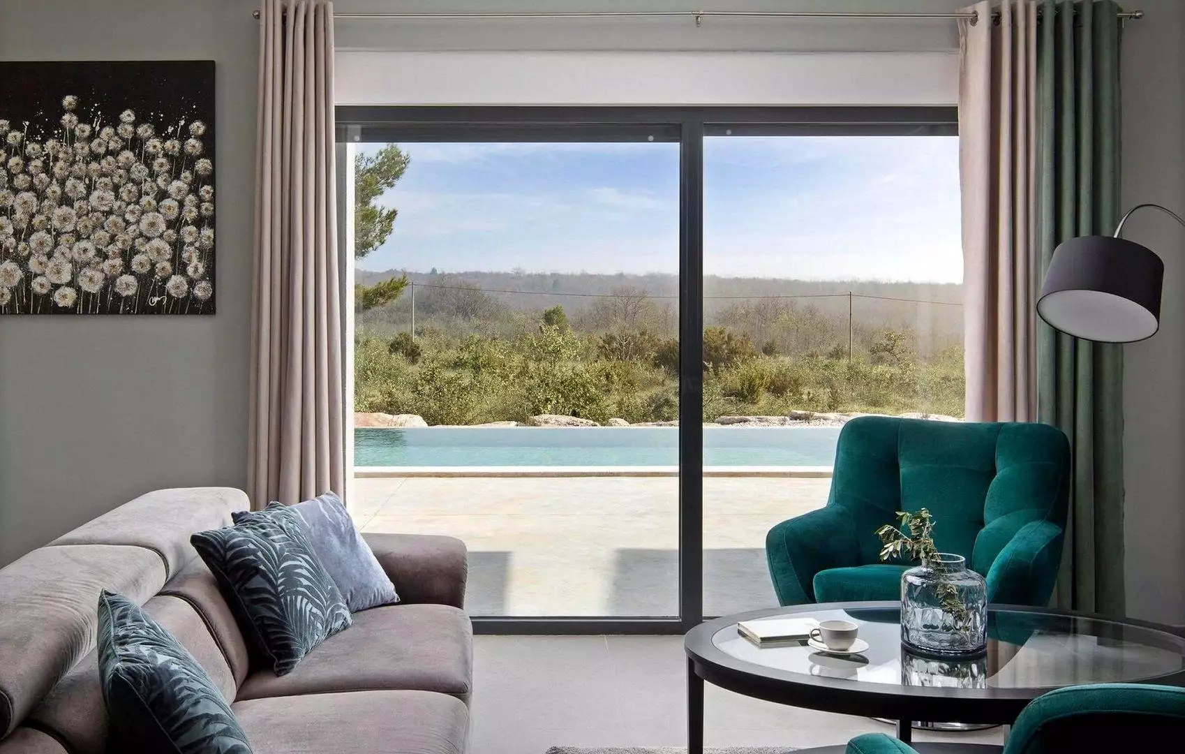 Villa 250m² in Croatia, Vodnjan. Priced at 920000€ rent photo-6