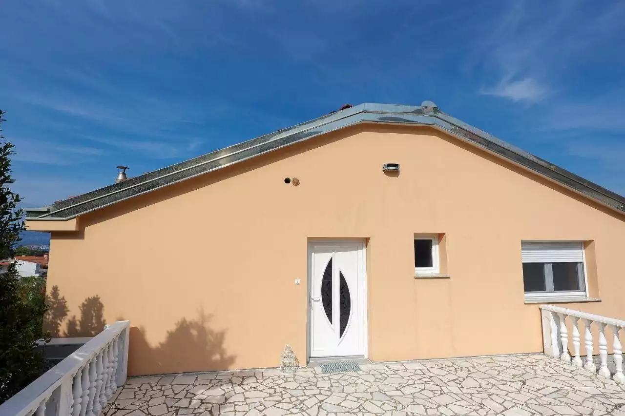 Villa 530m² in Croatia, Vrbnik. Priced at 1250000€ rent photo-8