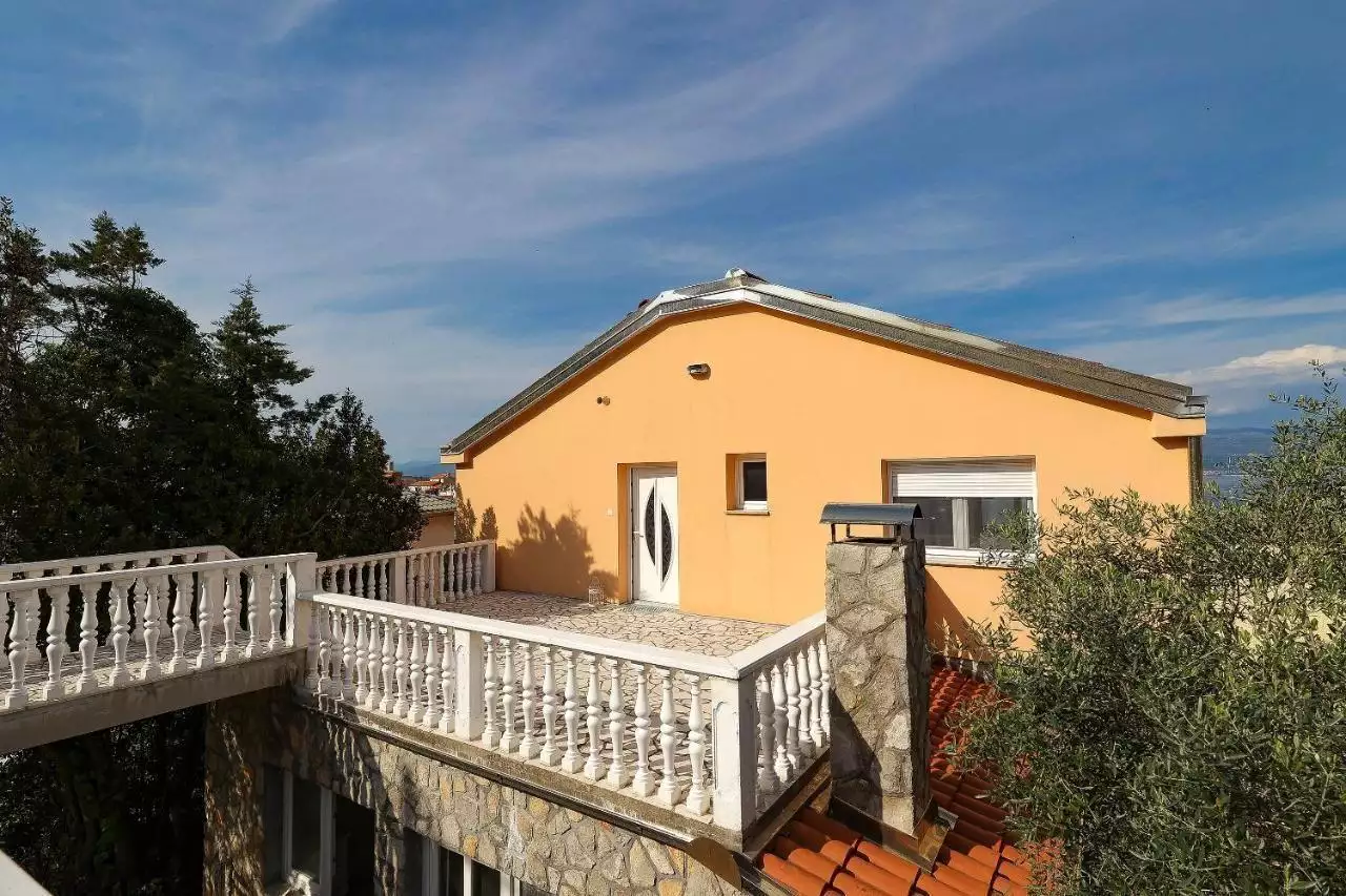 Villa 530m² in Croatia, Vrbnik. Priced at 1250000€ rent photo-9