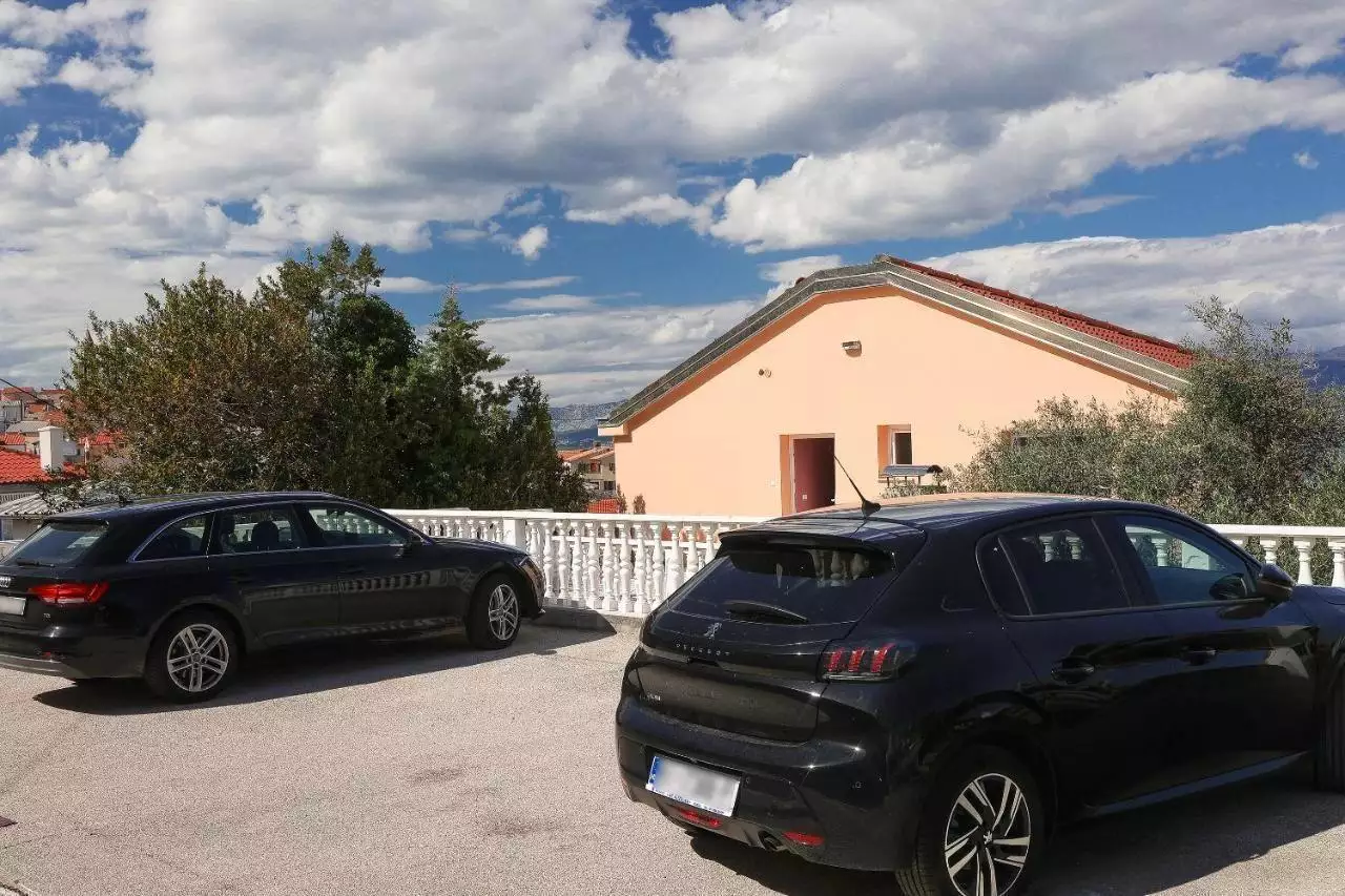 Villa 530m² in Croatia, Vrbnik. Priced at 1250000€ rent photo-10