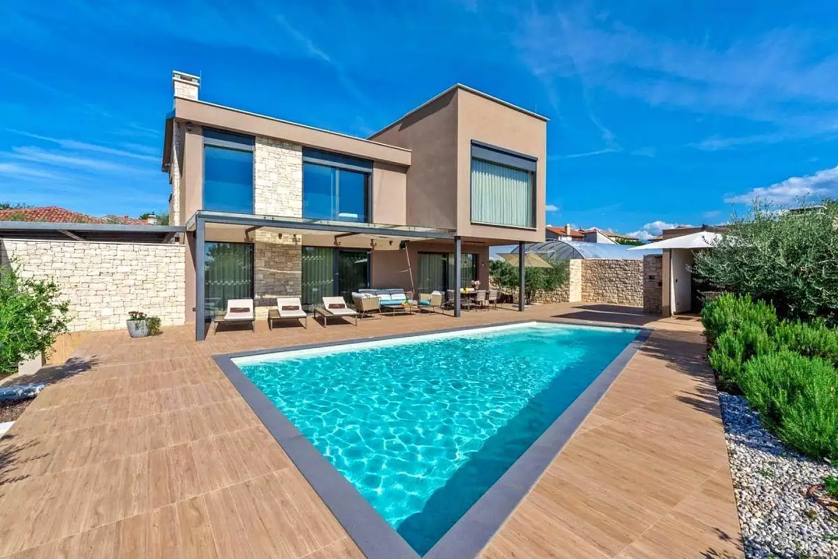 Villa 206m² in Croatia, Umag. Priced at 2080000€ rent photo-2
